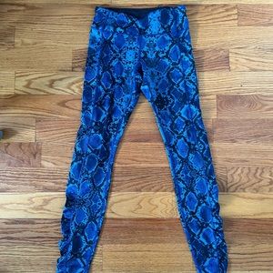 Lululemon blue snake skin print leggings